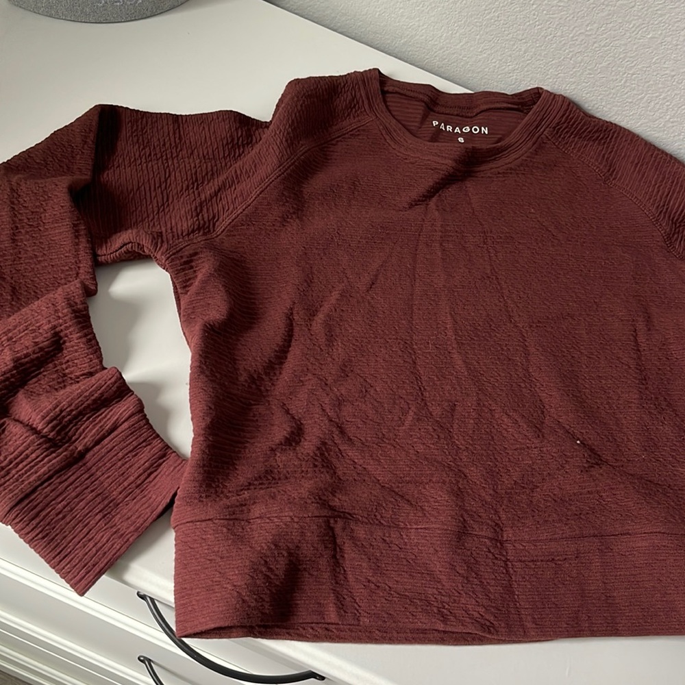 Paragon fitwear cropped long sleeve size small